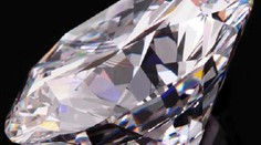 Diamanty za stamiliony v Praze, představí se i korunka Miss Universe