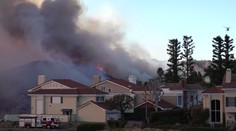 V Los Angeles dál zuří obří požáry. Lidé si najímají soukromé hasiče
