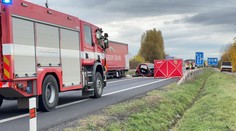 Na Kladensku vyhasly dva lidské životy. Osobní auto tam narazilo do náklaďáku