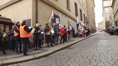 Chcípl PES zveřejnil adresy 70 poslanců. Je to útok na rodiny, rozzuřil se Rakušan