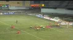 VIDEO: Eto´o spálil neuvěřitelnou šanci. Místo prázdné branky trefil jen břevno