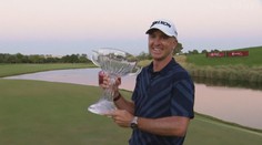 Golfista se radoval z titulu po sedmi letech, předvedl i skvělou ránu z bunkeru