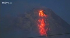 Bouřící sopka děsí Filipíny, 50 tisíc lidí utíká z domovů