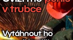 Uvízl mu penis v trubce. Vytáhnout ho museli hasiči
