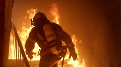 Hrdinní hasiči, kteří zachraňovali životy ve věžáku, mají rakovinu