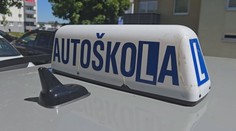Učitel autoškoly se při výuce měl snažit přejet expřítelkyni. Dva roky učit nebude