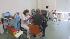 Více výhod pro očkované. Česká vláda hledá inspiraci v zahraničí. ANKETA