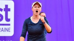 Obrovská bitva se šťastným koncem! Krejčíková je ve finále French Open