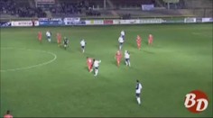 VIDEO: To je pašák! Fotbalový útočník nejprve skóroval a pak chytil penaltu