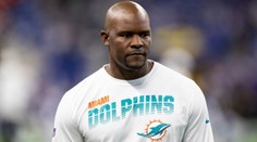 NFL je řízená jako plantáž, stěžuje si trenér v žalobě. Prý byl nucen prohrávat