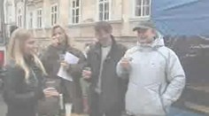 VIDEO: Pojišťovna se pustila do mamutí čtyřky