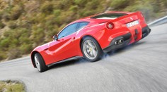 Ferrari a Aston Martin musí Evropské unii zaplatit pokutu za emise