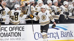 Pastrňák drží střeleckou sérii. Chytil třemi asistencemi pomohl k výhře Rangers