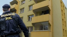 Osudná hádka: Partneři vypadli z okna paneláku, žena bojuje o život
