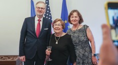 Petr Fiala udělil v USA dceři Milady Horákové medaili Karla Kramáře