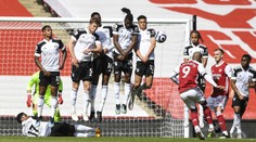 Arsenal se s Fulhamem natrápil, remízu vybojoval v 97. minutě