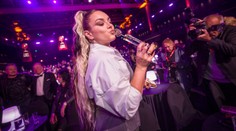 VIDEO: Ewa Farna šokovala na ulici. Přidala se nečekaně k pouliční zpěvačce