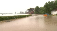 VIDEO: Takhle povodeň mění sportoviště. V Chuchli můžete maximálně chytat ryby