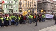 Demonstrující policisté poslali Langera k čertu
