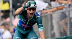Philipsen ovládl už čtvrtou etapu Tour. Sagan se poprvé vešel do desítky