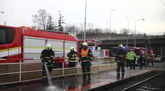 Jednoho muže v Praze srazila tramvaj, dalšího vlak. Oba na místě zemřeli