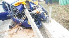 Tohle nemohl přežít! Svodidla mu prošpikovala auto až k zadní sedačce
