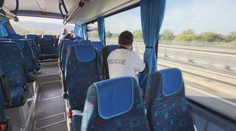 Policisté si došlápli na telefonující řidiče kamionů, odhalil je speciální autobus