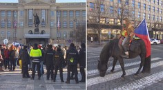 Další demonstrace v Praze! Na Václavském náměstí protestovaly stovky lidí
