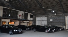 Policie po mezinárodním summitu hledá 300 aut. Hosté je nevrátili