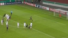 Divoký zápas Leverkusenu v poháru. Pět gólů i červená karta