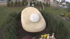 V Třeboni odhalili netradiční pomník věnovaný zemřelým dětem