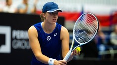 Má srdce ze zlata. Šwiateková věnuje odměnu z Ostravy na charitu