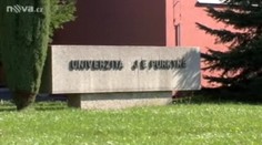 Ústecká univerzita prověřuje tituly svých profesorů. Další skandál?