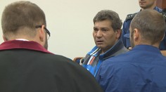 Muž u soudu vydává jen skřeky. Tlumočníka pro něj hledají marně