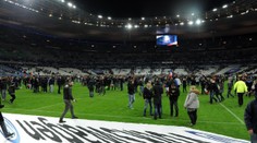 Jeden z teroristů se chtěl odpálit na stadionu, našli u něj lístek
