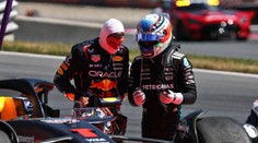 Idioti, hřímal po nehodě Verstappen. Fanoušky pak překvapil reakcí na trati
