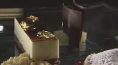 VÍKEND: Dezerty zdobené zlatem od Lukáše Skály
