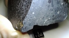 Vědci zkoumají záhadný meteorit z Marsu. Může obsahovat život!