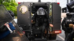 Policie překazila bombový útok v centru Paříže. Útočníka chytila při činu