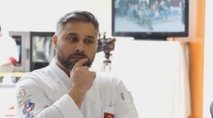 Kuchař čeká na návrat do práce a stará se o dceru. Příspěvky nepřišly, úspory se tenčí