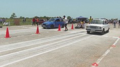 Automobilové závody se po 60 letech vrátily na Kubu. Sešly se stovky lidí