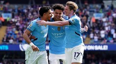 Loučící se De Bruyne režíroval famózní otočku. City se vrací na čtvrté místo