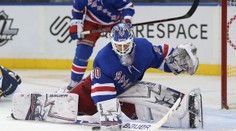 Legenda zpátky na ledě. Lundqvist se po operaci srdce postavil do brány
