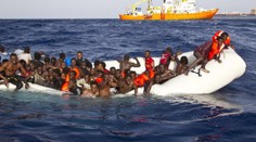 Rok vězení pro nelegální migranty. Francie zpřísňuje migrační politiku