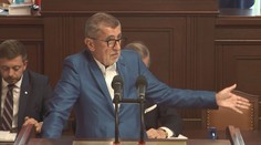 Opozice neuspěla. Fialova vláda ustála hlasování o nedůvěře
