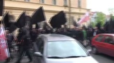 V Praze demonstrovaly tisíce lidí. Bez problémů