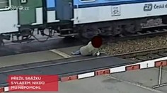 VIDEO: Tenhle muž se znovu narodil. Rychlík mu ve 120 km/h sundal botu