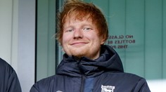 Zpěvák Ed Sheeran koupil podíl v milovaném fotbalovém klubu
