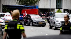 Ozbrojený muž dal ženě nůž na krk, pak ji držel jako rukojmí