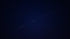 Letí na nás UFO, báli se v noci Češi. Vyplašila je stovka zařících objektů